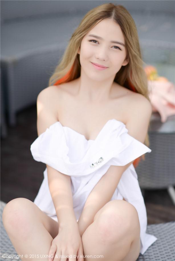 时髦90后半裸撩人妹【11P】