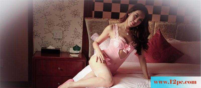 床上粉色调的暧昧情趣哦-【20P】