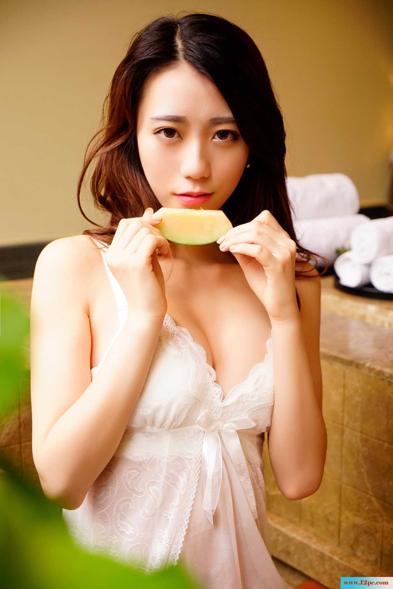 纯洁的清纯欲滴的小美人诱惑-【40P】