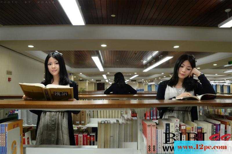 大学图书馆里的小妹-甜吧【22P】