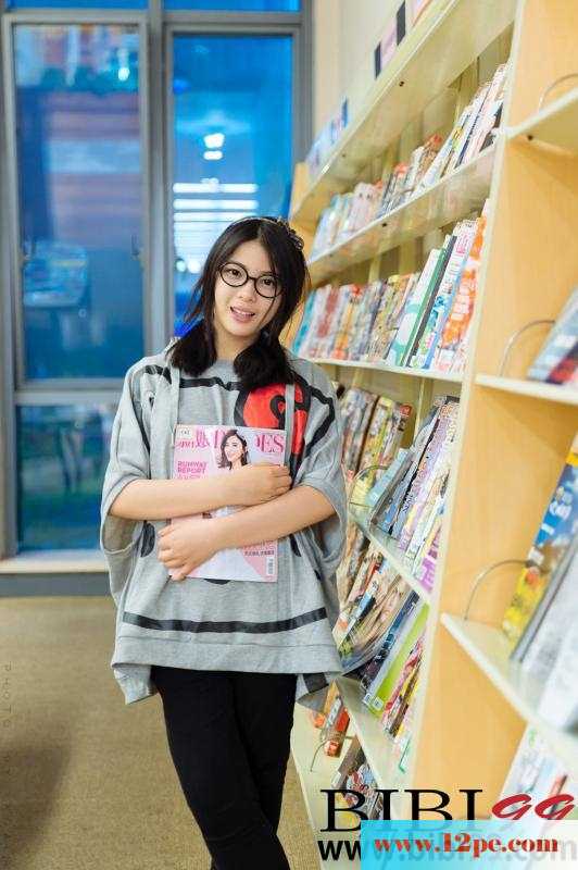 大学图书馆里的小妹-甜吧【22P】