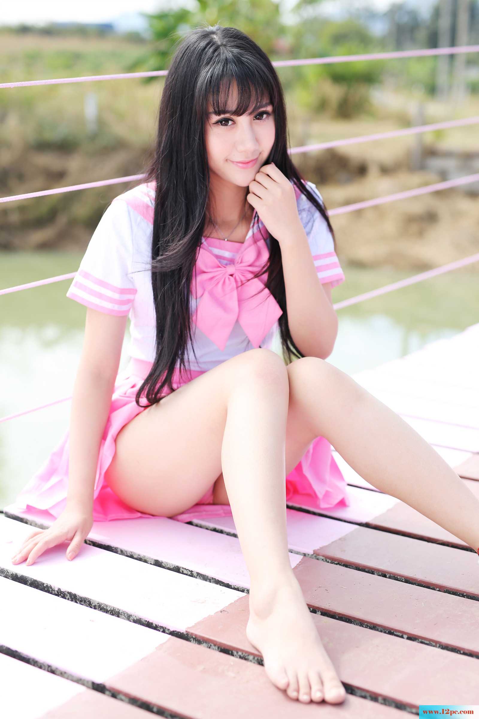 粉色的学生妹子媚眼如丝-【28P】