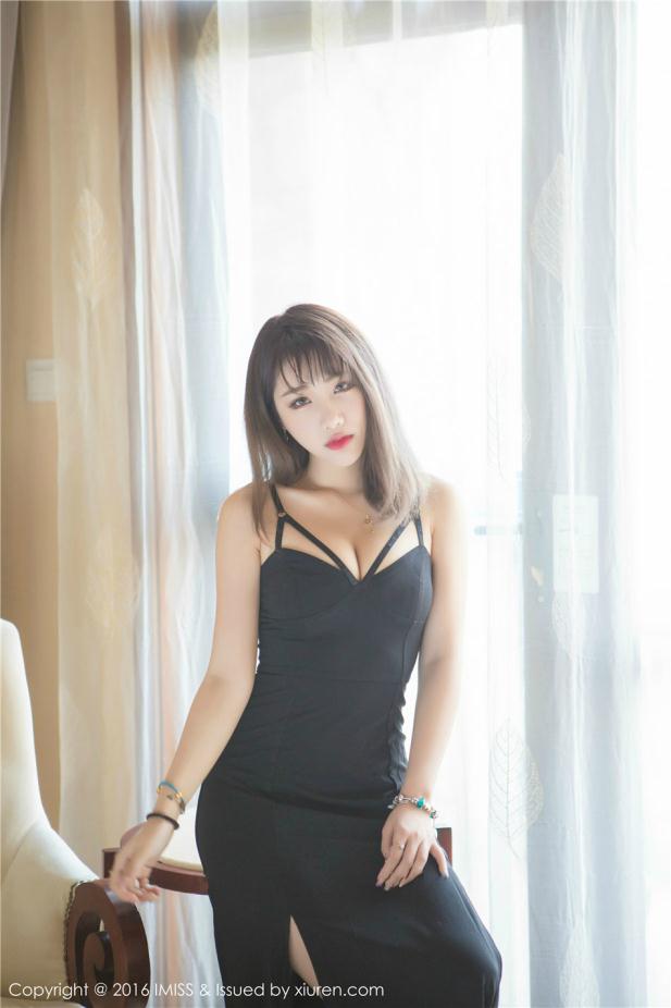 度假女神户外很清纯也挺性感【16P】