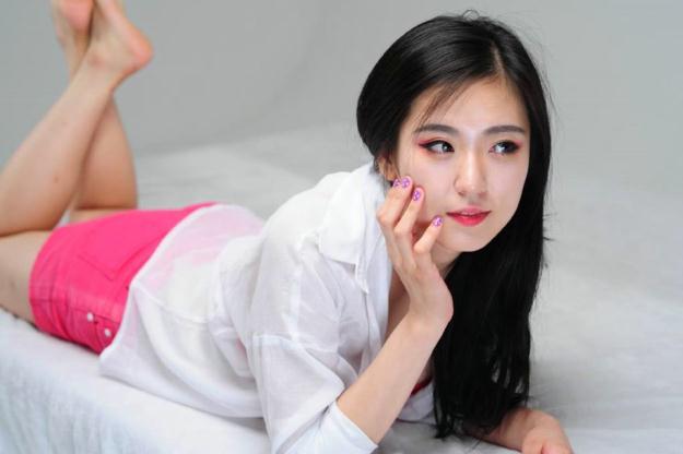 肤白嫩成熟美女本色挑逗【10P】