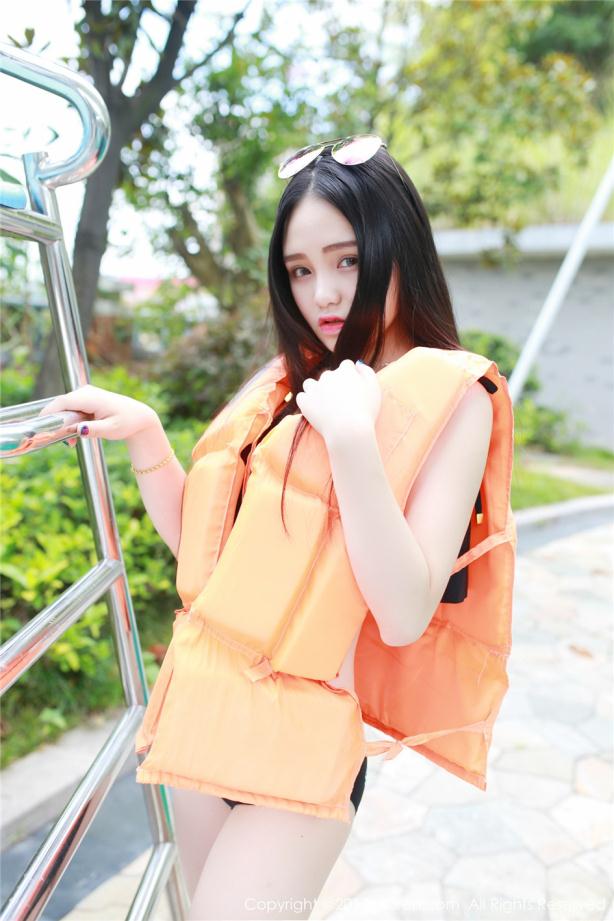 户阳光下火辣性感魅惑佩佩小妹【12P】