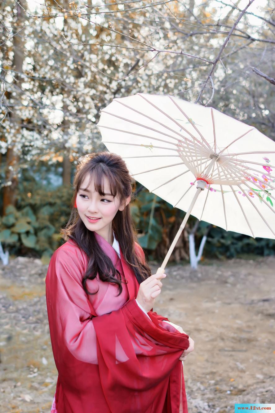 梅花下的古装红裙女子-甜美厚重【30P】