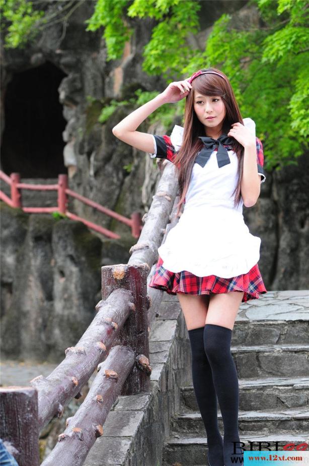 美美的女仆的户外美拍诱惑-【20P】