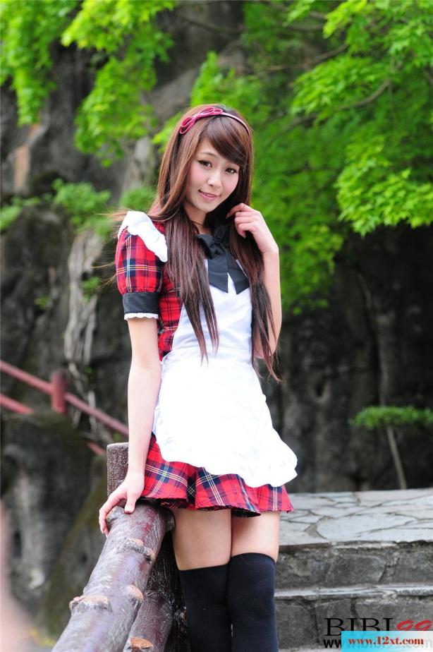 美美的女仆的户外美拍诱惑-【20P】