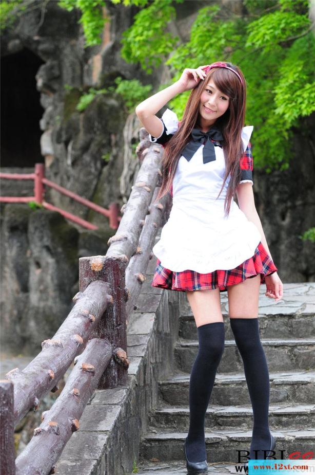 美美的女仆的户外美拍诱惑-【20P】