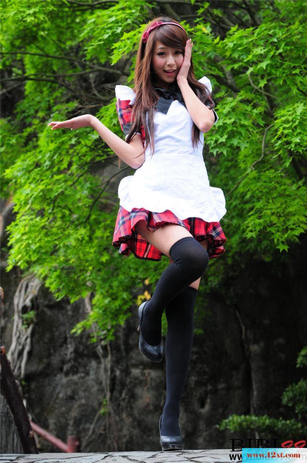 美美的女仆的户外美拍诱惑-【20P】