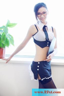 能露就露的小秘书哦-【20P】