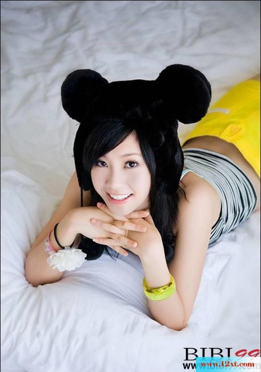 清纯邻家少女的米奇装诱惑-【11P】