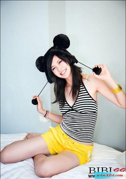 清纯邻家少女的米奇装诱惑-【11P】