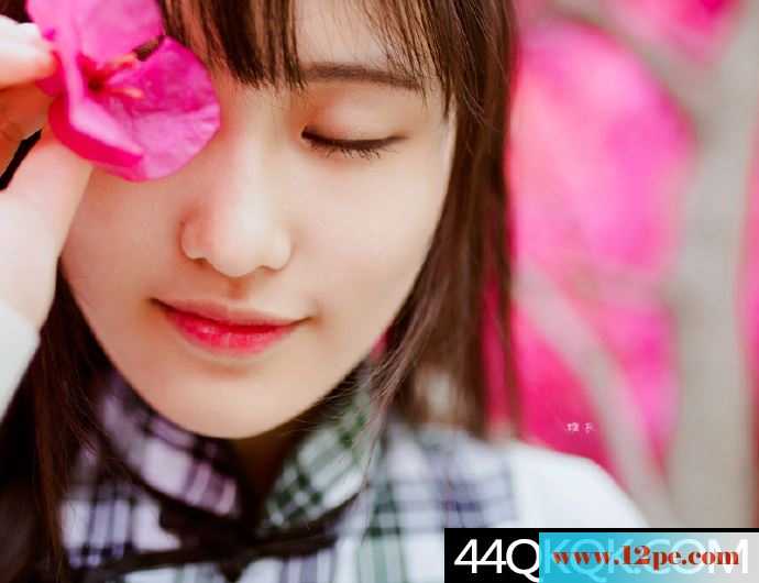 花海中的素雅小旗袍-好甜美的笑呀【12P】