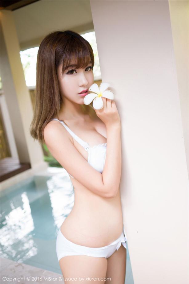 乳沟深页饱满90后小妞【10P】