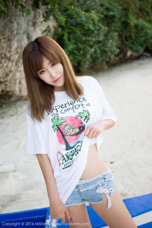 甜美小清新阳光美眉岛旅行中【10P】