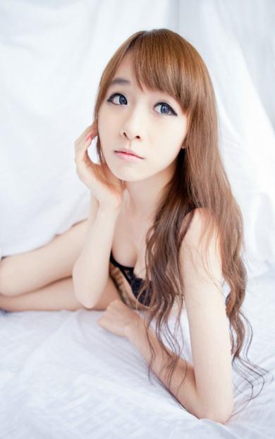 90后娇小萝莉浴室湿身【10P】