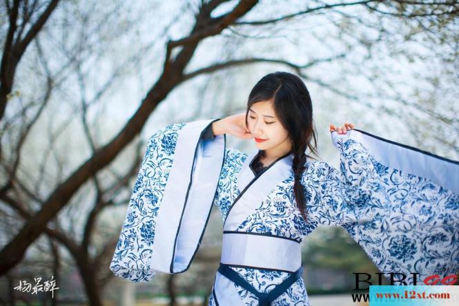 桃花下的汉妆古韵女子诱惑-【13P】