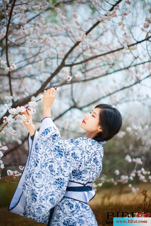 桃花下的汉妆古韵女子诱惑-【13P】