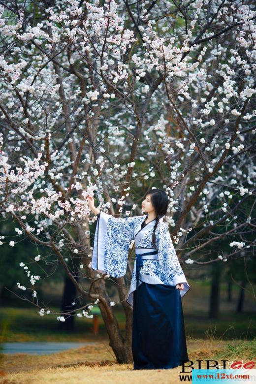 桃花下的汉妆古韵女子诱惑-【13P】