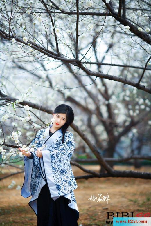 桃花下的汉妆古韵女子诱惑-【13P】
