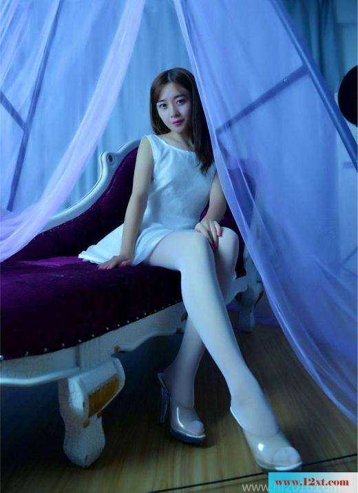 午夜美人的一身白蕾丝裙的诱惑&nbsp;&nbsp;P【】