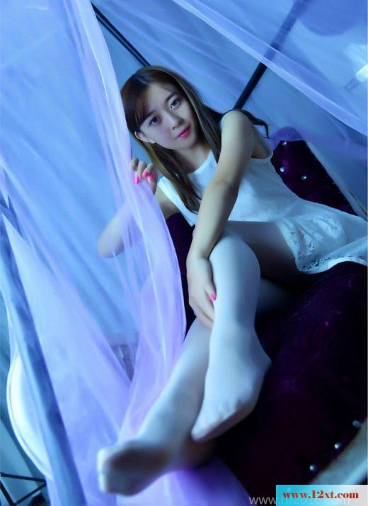 午夜美人的一身白蕾丝裙的诱惑&nbsp;&nbsp;P【】