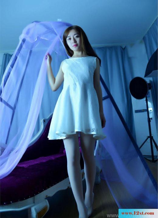 午夜美人的一身白蕾丝裙的诱惑&nbsp;&nbsp;P【】