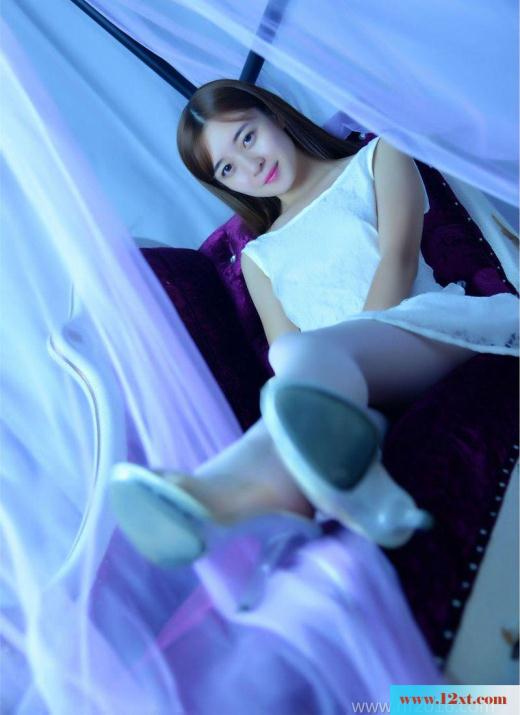 午夜美人的一身白蕾丝裙的诱惑&nbsp;&nbsp;P【】