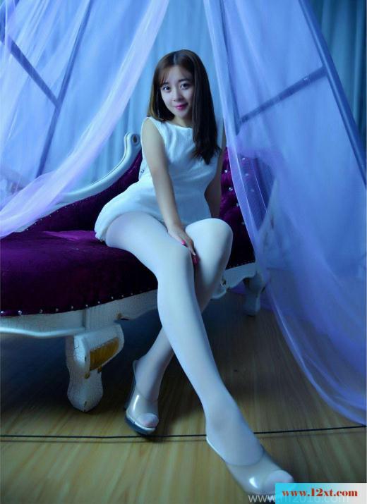 午夜美人的一身白蕾丝裙的诱惑&nbsp;&nbsp;P【】