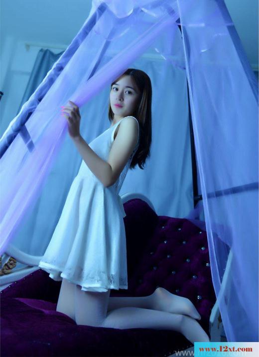 午夜美人的一身白蕾丝裙的诱惑&nbsp;&nbsp;P【】