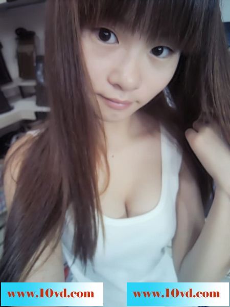 泡的安庆小骚货雯雯，白白的奶子白白的腿
