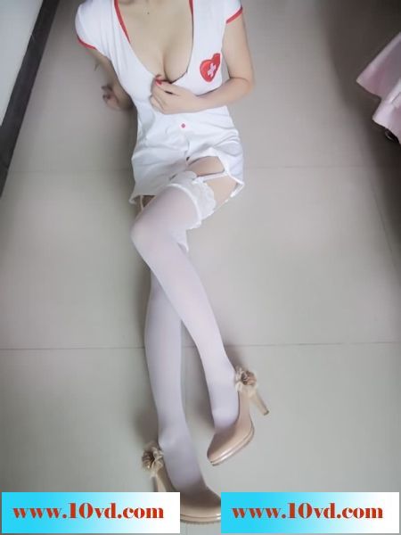 泡的安庆小骚货雯雯，白白的奶子白白的腿