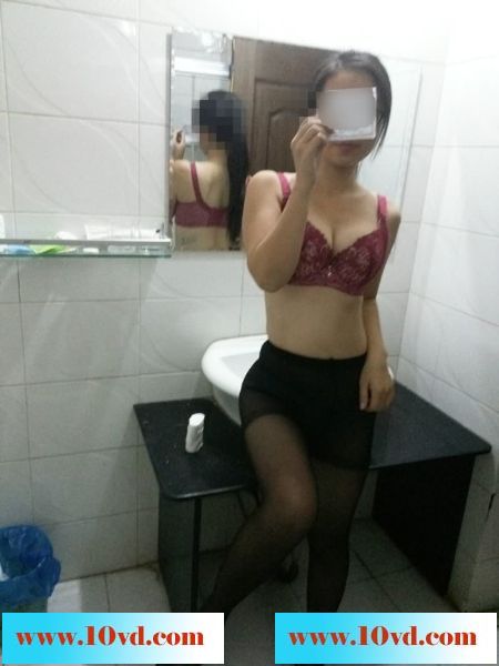 漂亮温柔的女友也被我调教成骚母狗了