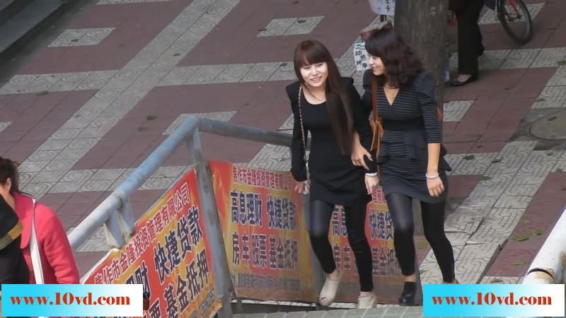 全程偷拍美女上厕所，你值得拥有