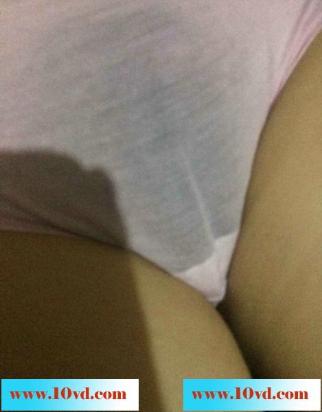 人妻说喜欢被强上，每次都要用力扯开她的内裤