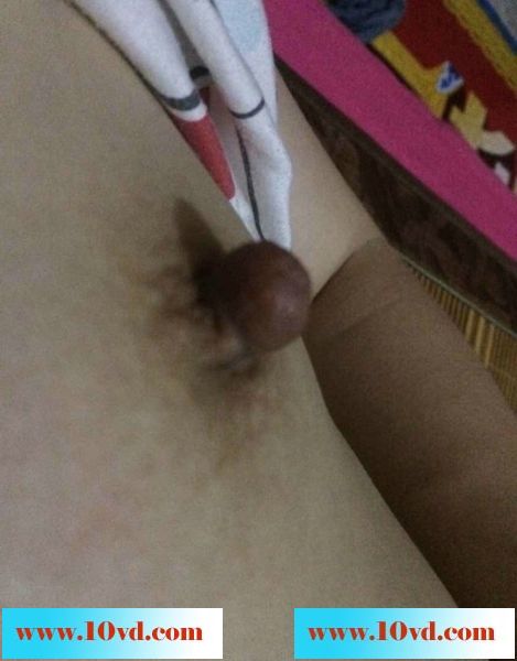 人妻说喜欢被强上，每次都要用力扯开她的内裤