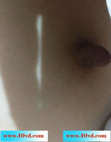 人妻说喜欢被强上，每次都要用力扯开她的内裤
