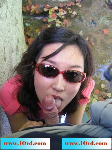 双飞两熟女那淫水根本停不下来，附带生活照