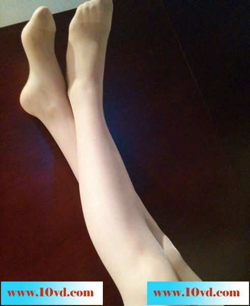 丝袜女友隔层诱惑屁股圆奶子圆