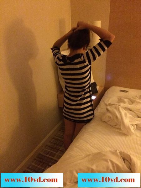 偷情少妇开房操逼，居然没有想到小屄会如此紧