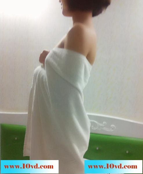 微信妹子好嫩啊可惜被别人抢先开了包