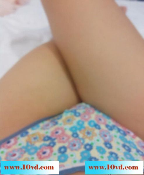 微信妹子好嫩啊可惜被别人抢先开了包