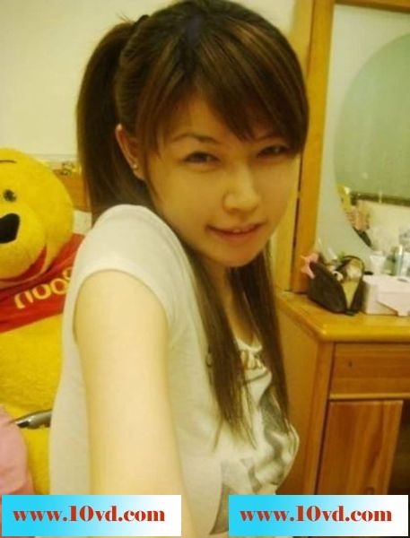 新交天津城市建筑学院的90后美乳美女，大晚上的