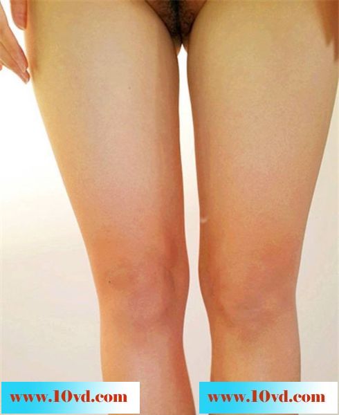 休闲的午后叫上女友拍照了一组裸照