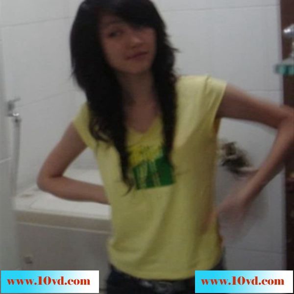 扬州财经大学美女校花艾兴林生活写真，美乳翘