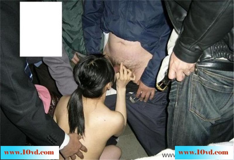 一女敌10男，公园素颜口爆露脸
