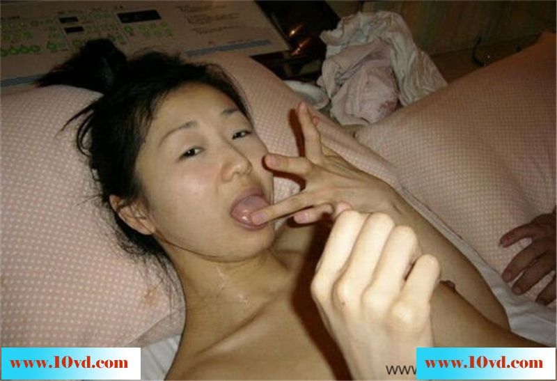 一女敌10男，公园素颜口爆露脸