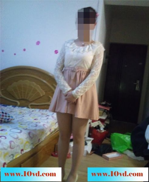 淫水已经顺着我的鸡巴流了下来