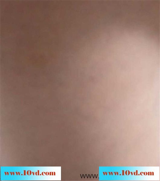 拥挤的人群美女大腿直接碰到镜头